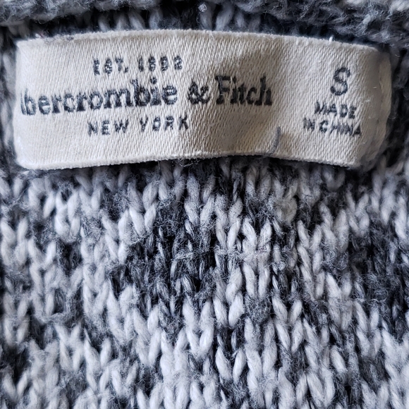 Abercrombie & Fitch Sweater/Cardigan Gray & White - Picture 7 of 8